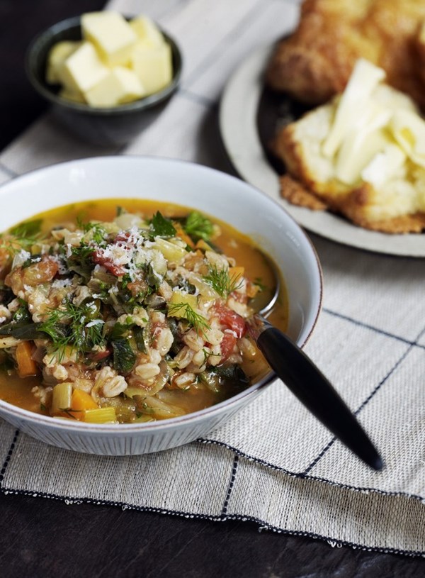 Pearl barley and vegetable soup
