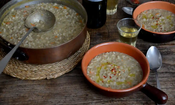 Pearl barley, lentil and vegetable soup