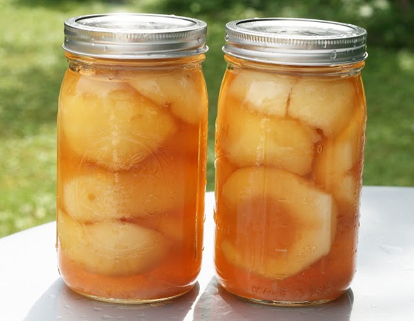 Pears in sweet tea syrup