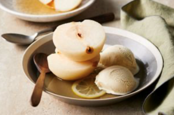 Pears poached in honey syrup (Baesuk)