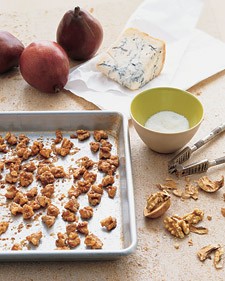 Pears with candied walnuts and gorgonzola