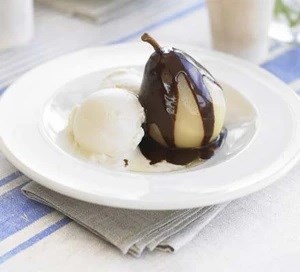 Pears with chocolate sauce