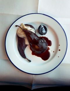 Pears with goat's Brie & red wine jelly
