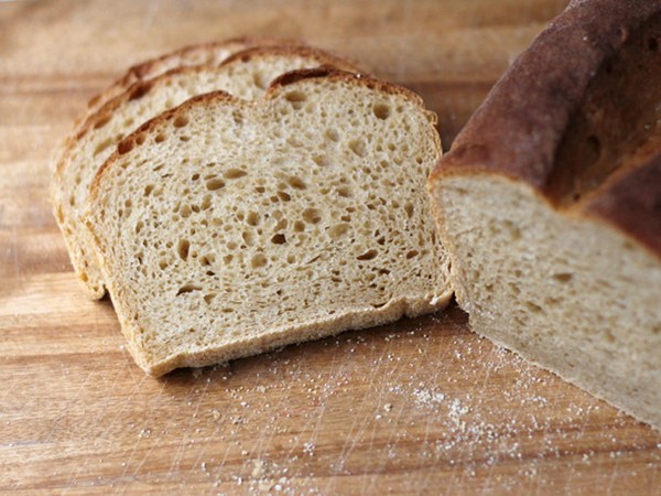 Pearsauce or applesauce bread