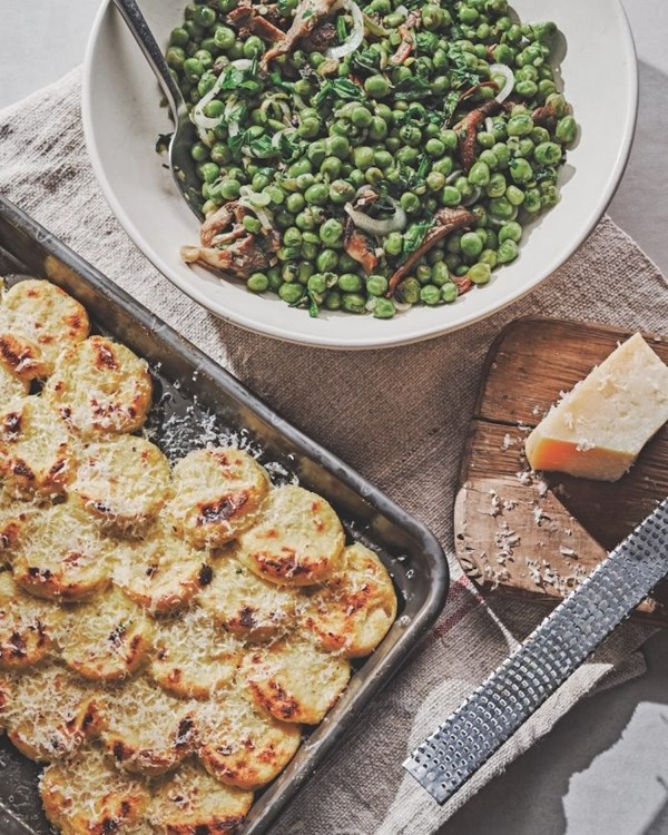 Peas and ramps with mushrooms and semolina gnocchi