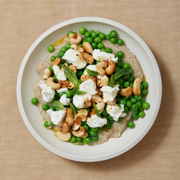 Peas, Jerusalem artichoke, goat's cheese and cashews