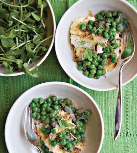 Peas with baked ricotta and bread crumbs