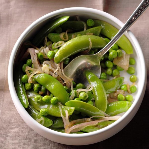 Peas with shallots