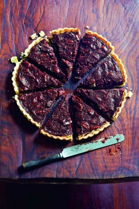 Pecan and chocolate tart with maple syrup