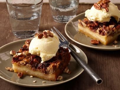 Pecan-bacon squares à la mode