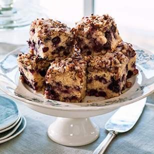 Pecan-berry coffee cake