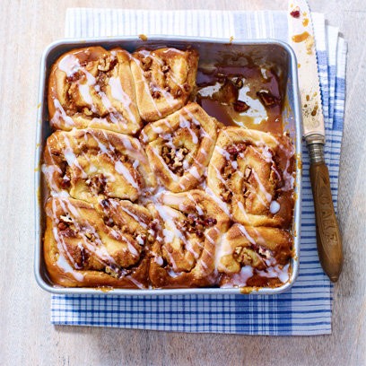Pecan caramel cinnamon buns