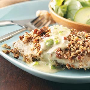 Pecan chicken with blue cheese sauce