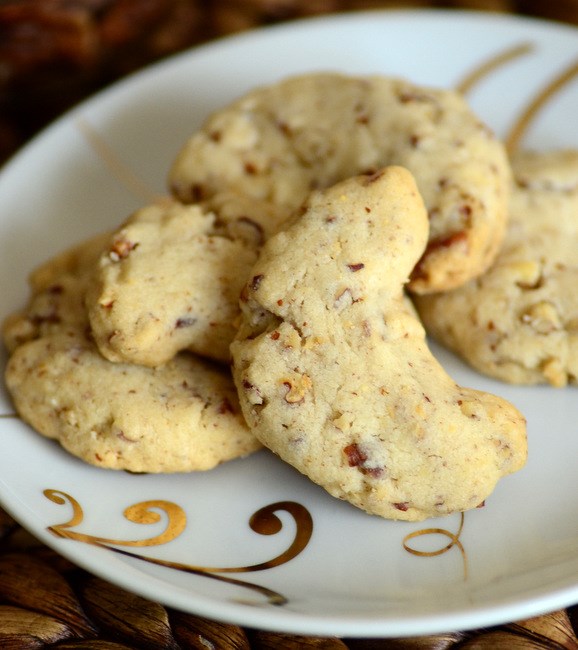 Pecan crescent cookies