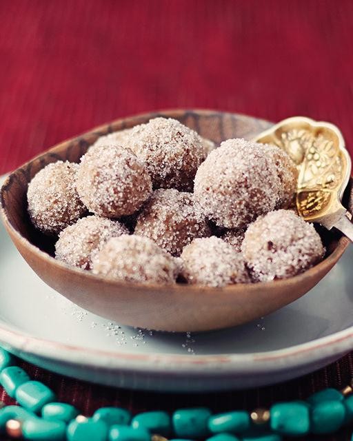 Pecan kisses