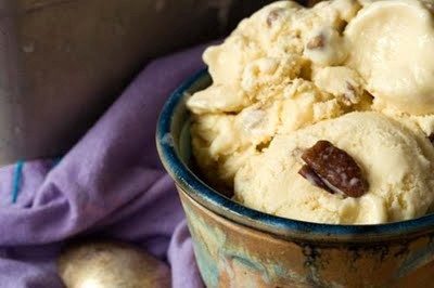 Pecan-peach ice cream