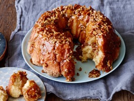 Pecan pie monkey bread
