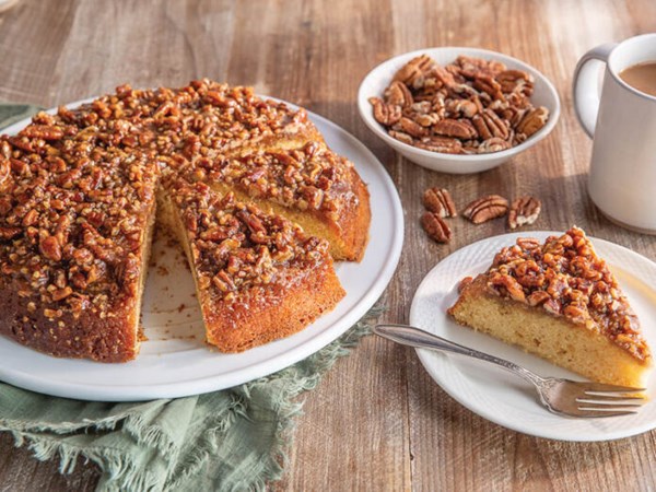 Pecan praline upside-down cake