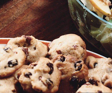 Pecan-raisin drop cookies