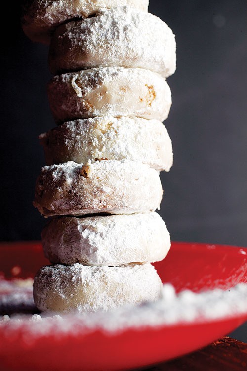 Pecan shortbreads (Polvorones)