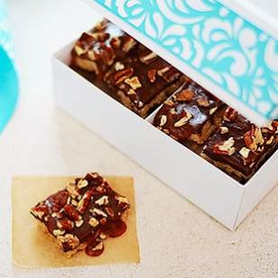Pecan turtle bars