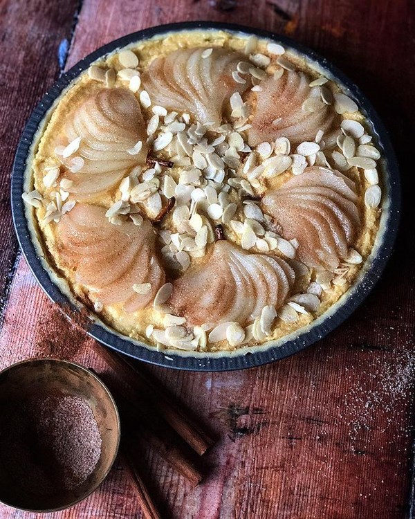Pecan-whiskey tart