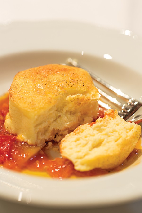 Pecorino flans with tomato sauce (Pecorino tortas con salsa di pomodoro)