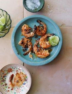 Peel 'n' eat guajillo prawns