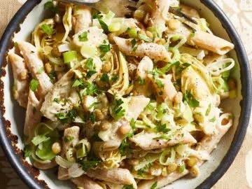 Penne with artichokes, leeks, and lentils 