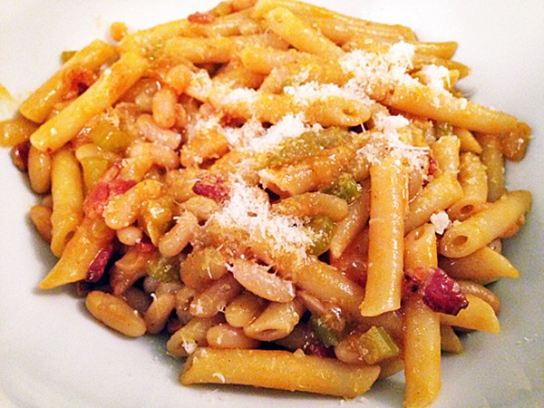 Penne with bacon and flageolet beans