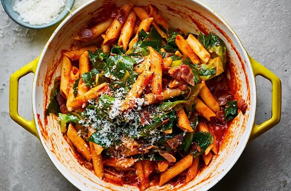 Penne with bacon, spring greens, tomato & chilli sauce