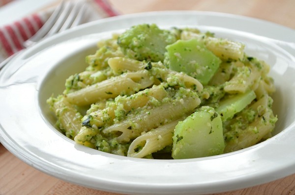 Penne with broccoli pesto