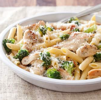 Penne with chicken and broccoli