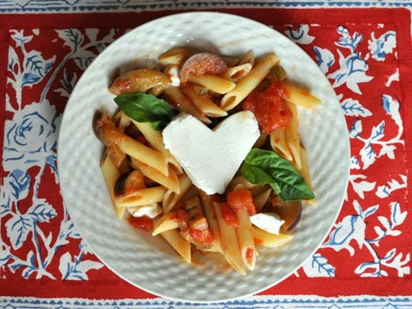 Penne with eggplant and mozzarella