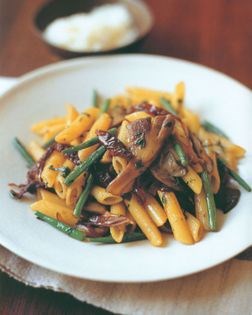 Penne with oyster mushrooms and sun-dried tomatoes