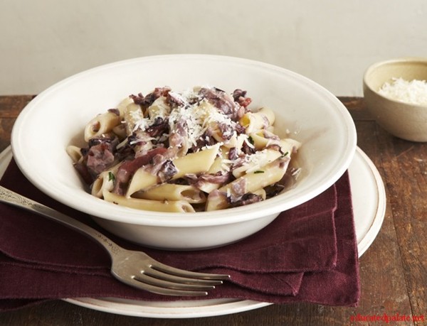 Penne with radicchio (Penne al radicchio rosso)