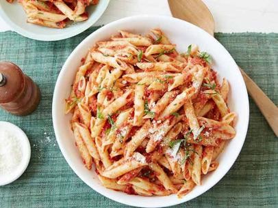 Penne with sun-dried tomato pesto
