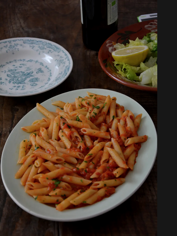 Penne with tomato and chilli sauce (Penne all'arrabbiata)