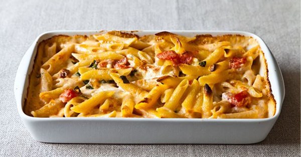 Penne with tomato, cream, and five cheeses