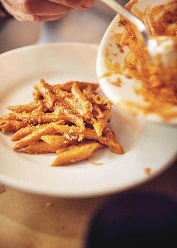 Penne with vodka & tomato sauce (Pasta alla vodka)