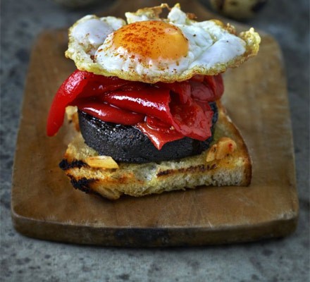 Pepper and morcilla stacks with quail's eggs