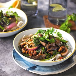Pepper beef and walnut stir-fry