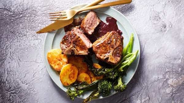 Pepper-crusted lamb with roasted vegetables