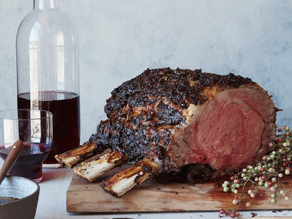 Pepper-crusted prime rib roast [Marcela Valladolid]