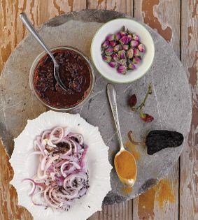 Pepper, onion, and turmeric paste (H'rous)