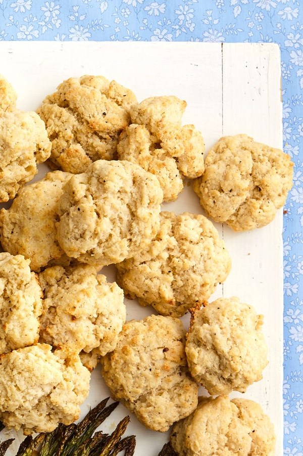 Pepper-Parmesan biscuits