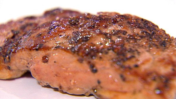 Peppercorn pork with wine sauce