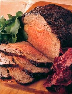 Peppered roast beef with beetroot crisps
