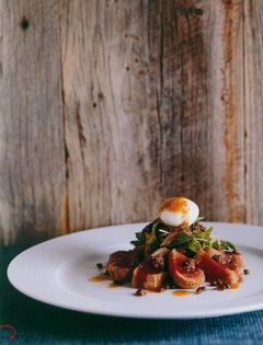Peppered tuna Nicoise