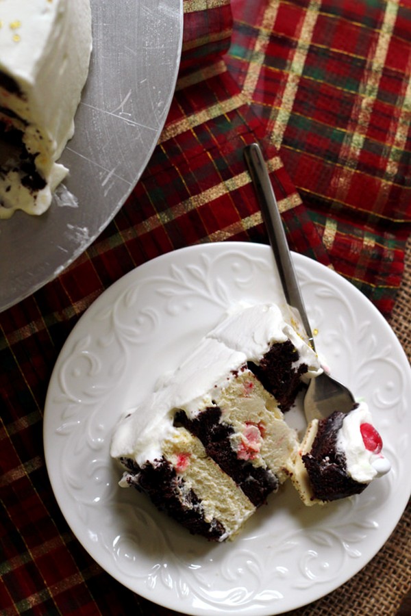 Peppermint chocolate cheesecake cake
